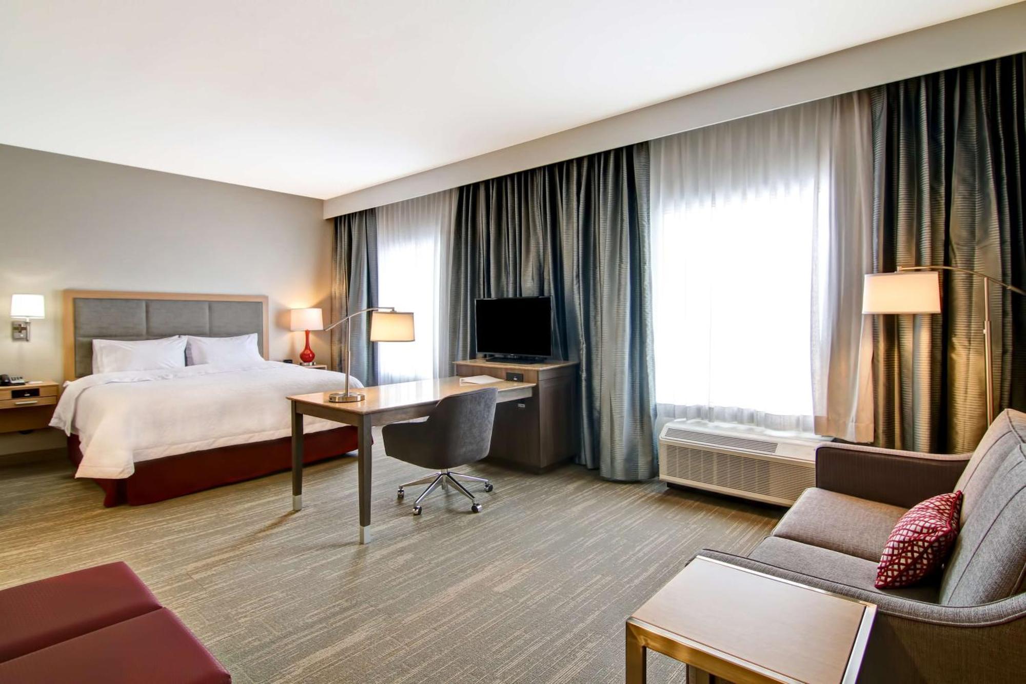 Hampton Inn & Suites By Hilton Grande Prairie Bagian luar foto