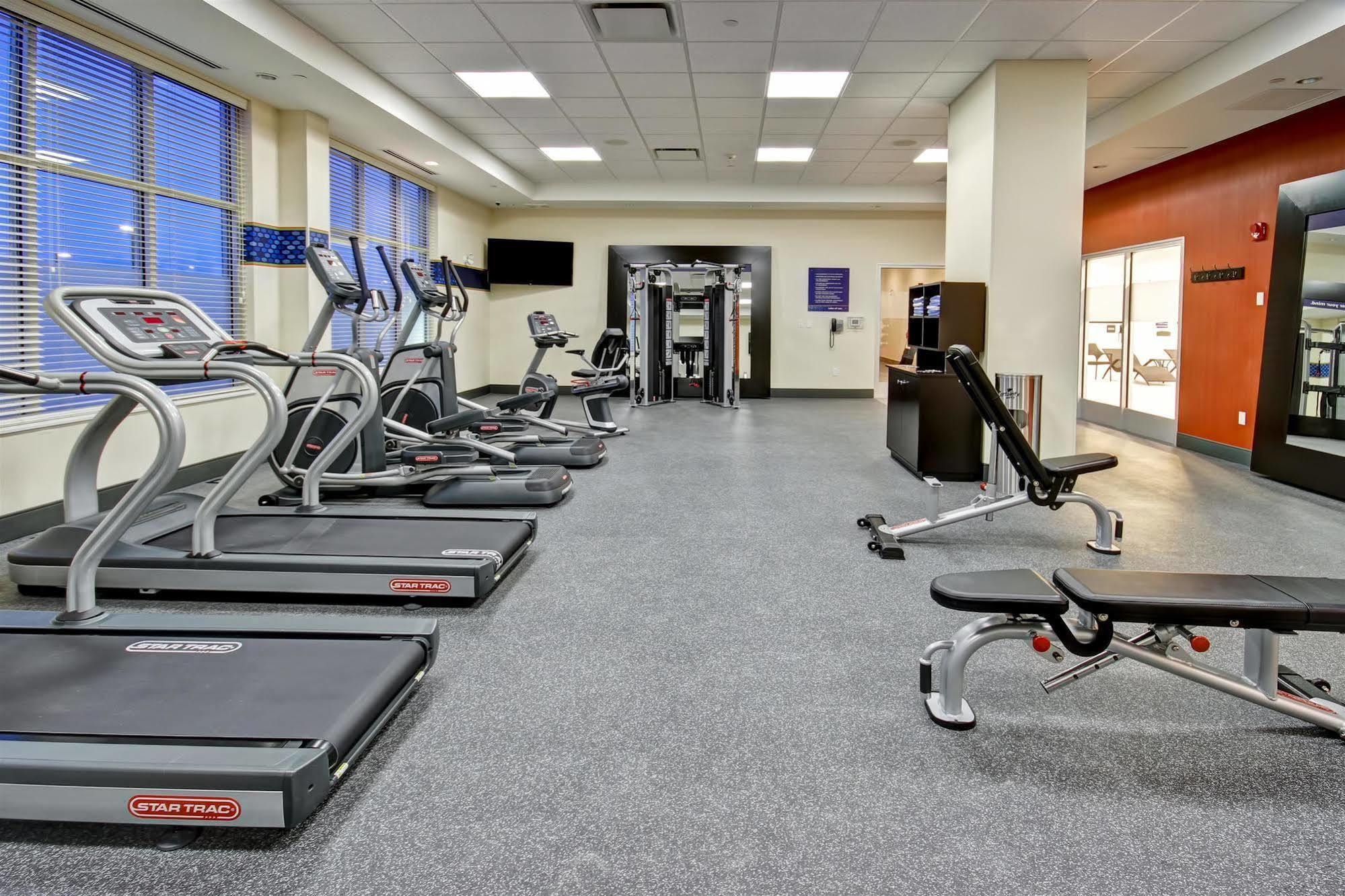 Hampton Inn & Suites By Hilton Grande Prairie Bagian luar foto