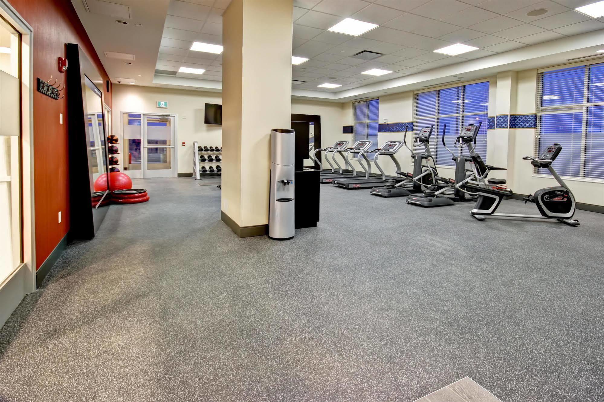 Hampton Inn & Suites By Hilton Grande Prairie Bagian luar foto