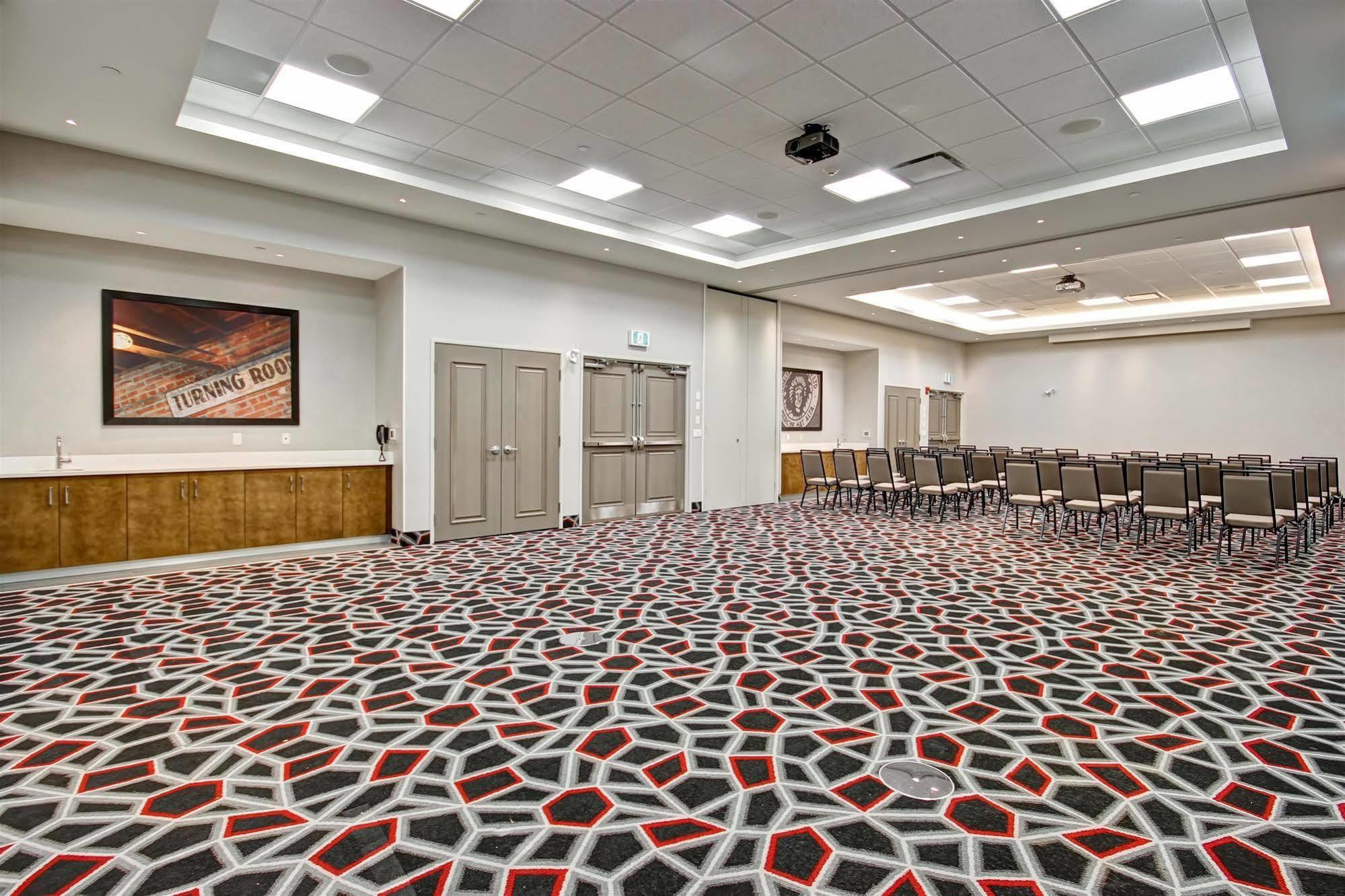 Hampton Inn & Suites By Hilton Grande Prairie Bagian luar foto