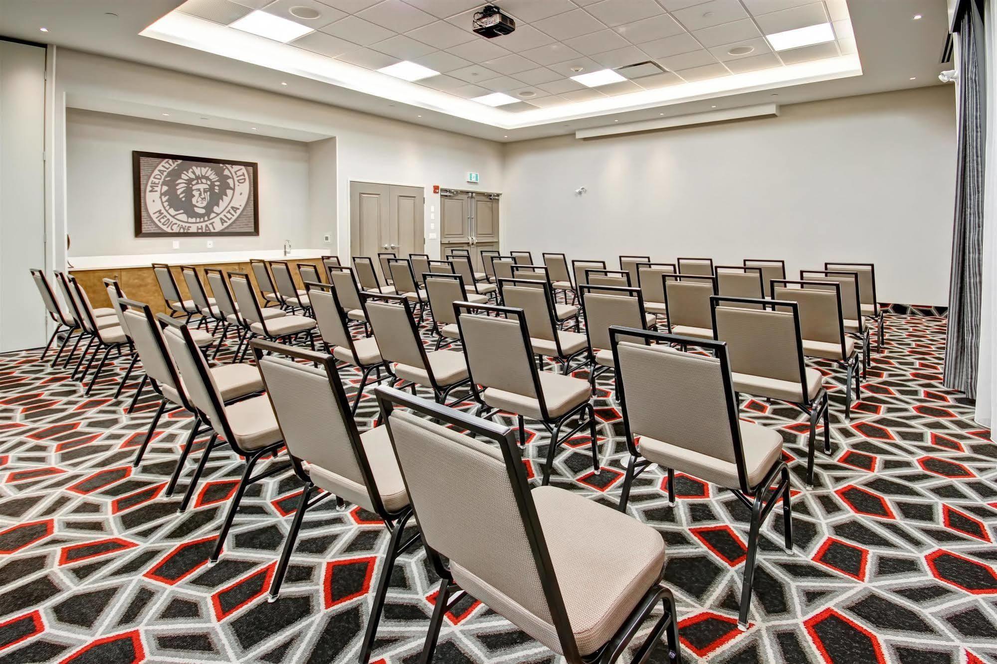 Hampton Inn & Suites By Hilton Grande Prairie Bagian luar foto